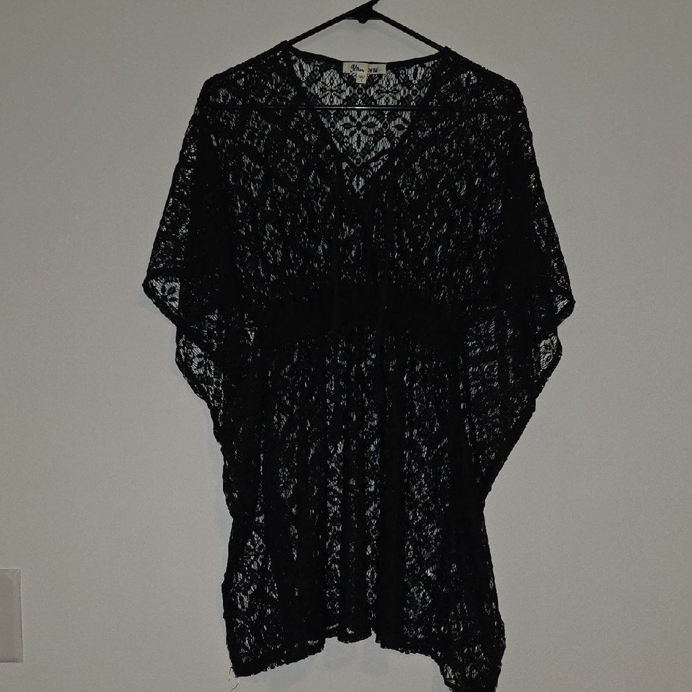 Chic Black Lace Kimono